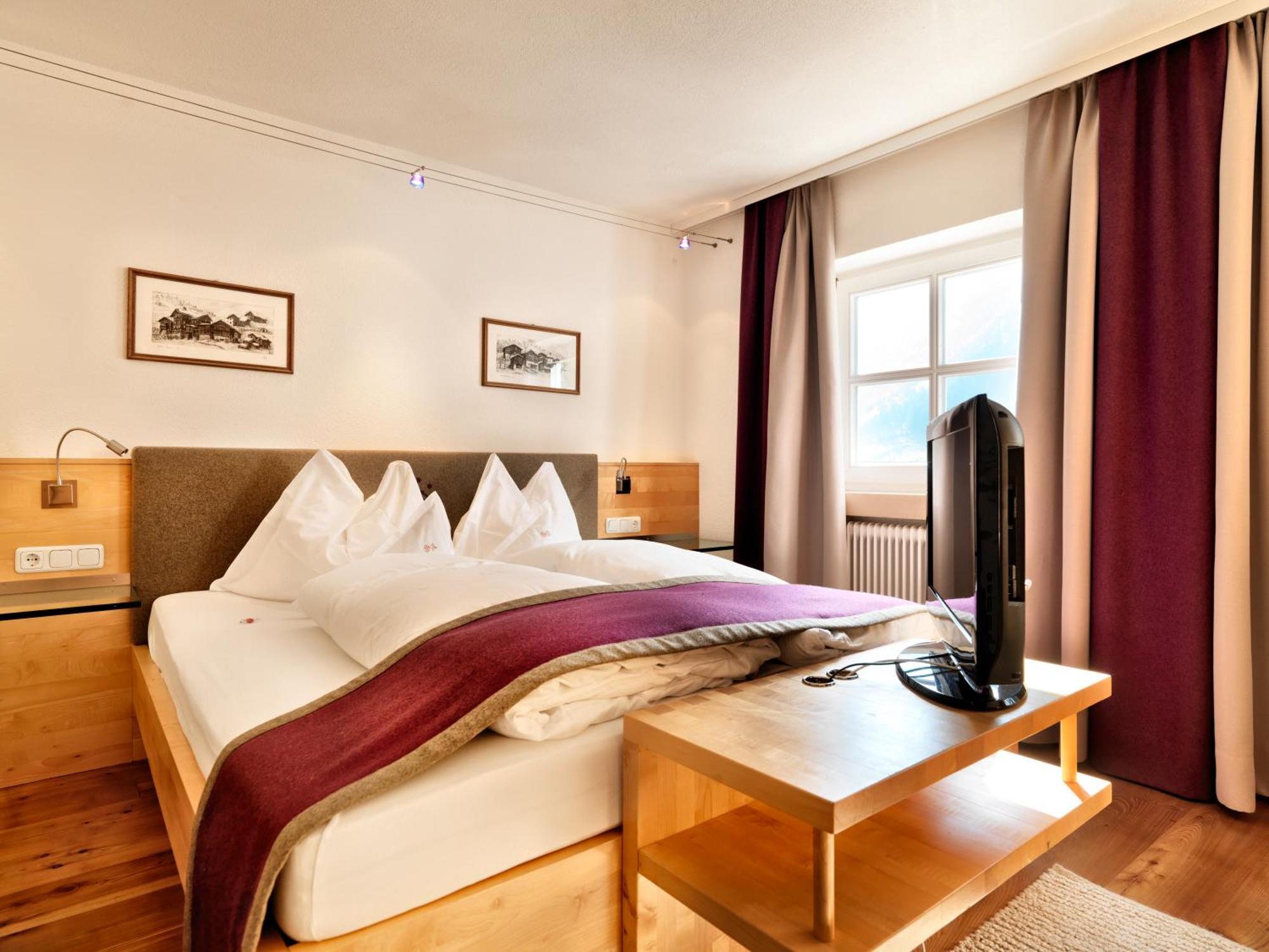 Hotel Goldener Adler - Im Sommer Silvretta Card Premium Inkludiert Ischgl Exterior foto
